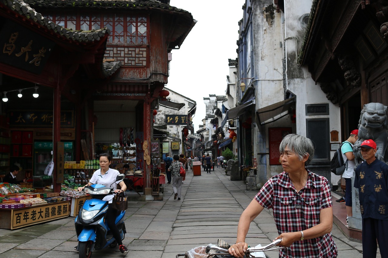 探索历史的印记，走进历史文化区