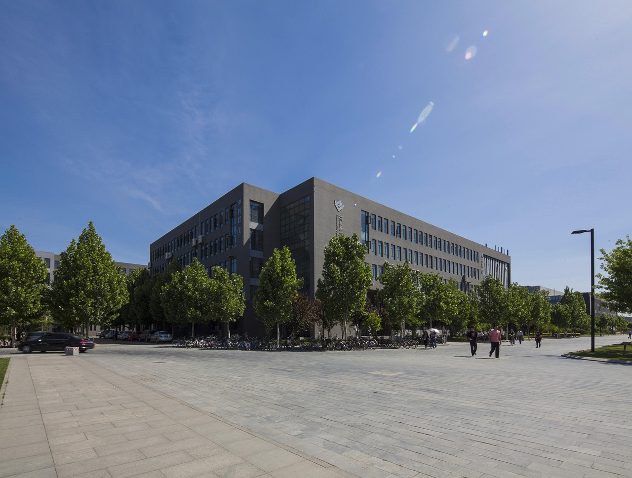 探索成都，中国成都市文化艺术学校的教育魅力