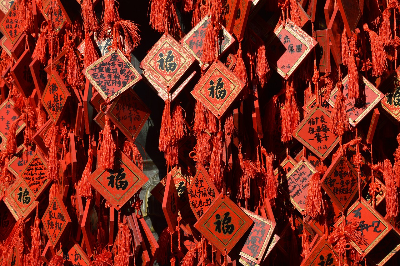 融合传统与创新，中国文化在现代设计中的传承与发扬